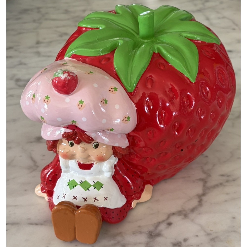 Jay Franco Strawberry Shortcake Doll Ceramic Coin Change Bank Modern Vintage y2k